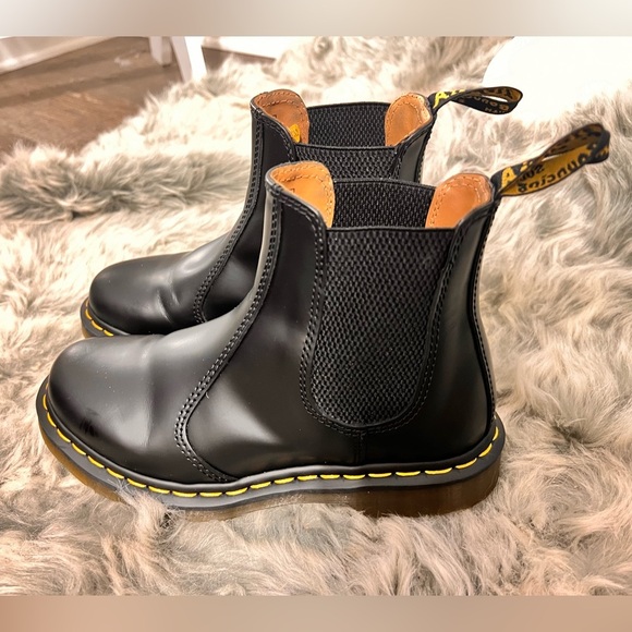 NWOB Dr. Martens Men’s  Chelsea Boots - Picture 5 of 9